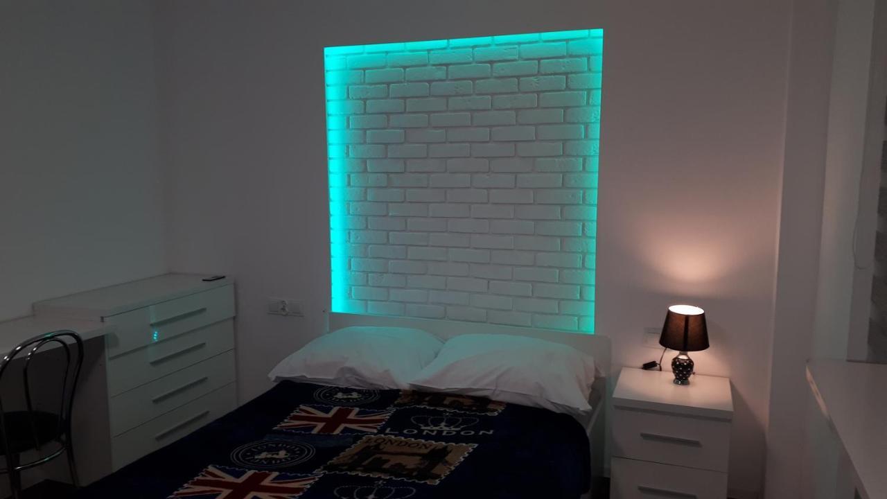 Apartament Centrum Panoramiczna Big Ben Z Balkonem-- Klimatyzacja-- Kielce Esterno foto